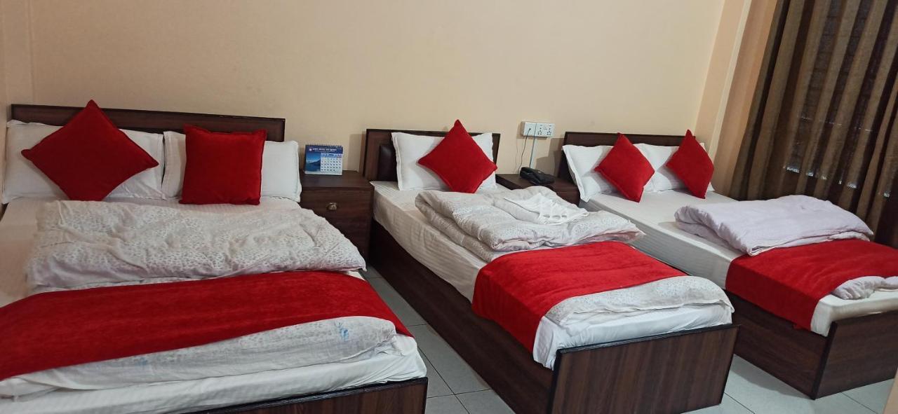 Hotel Royal Chautari, Butwāl Kültér fotó