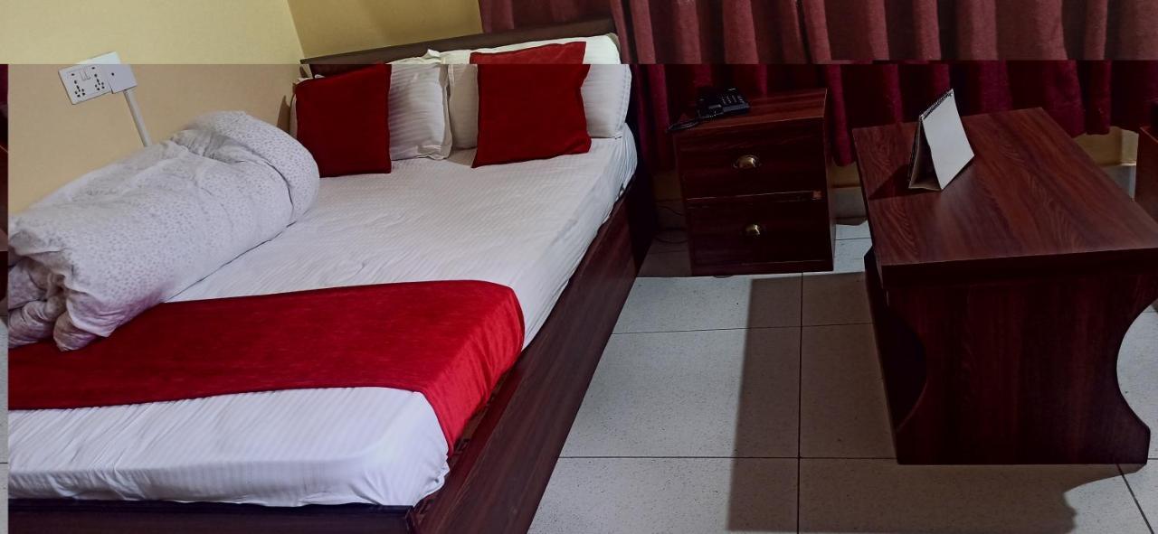 Hotel Royal Chautari, Butwāl Kültér fotó