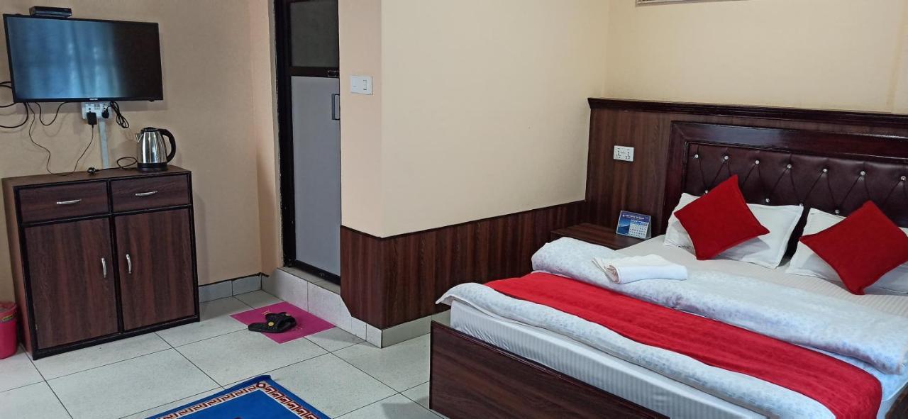 Hotel Royal Chautari, Butwāl Kültér fotó