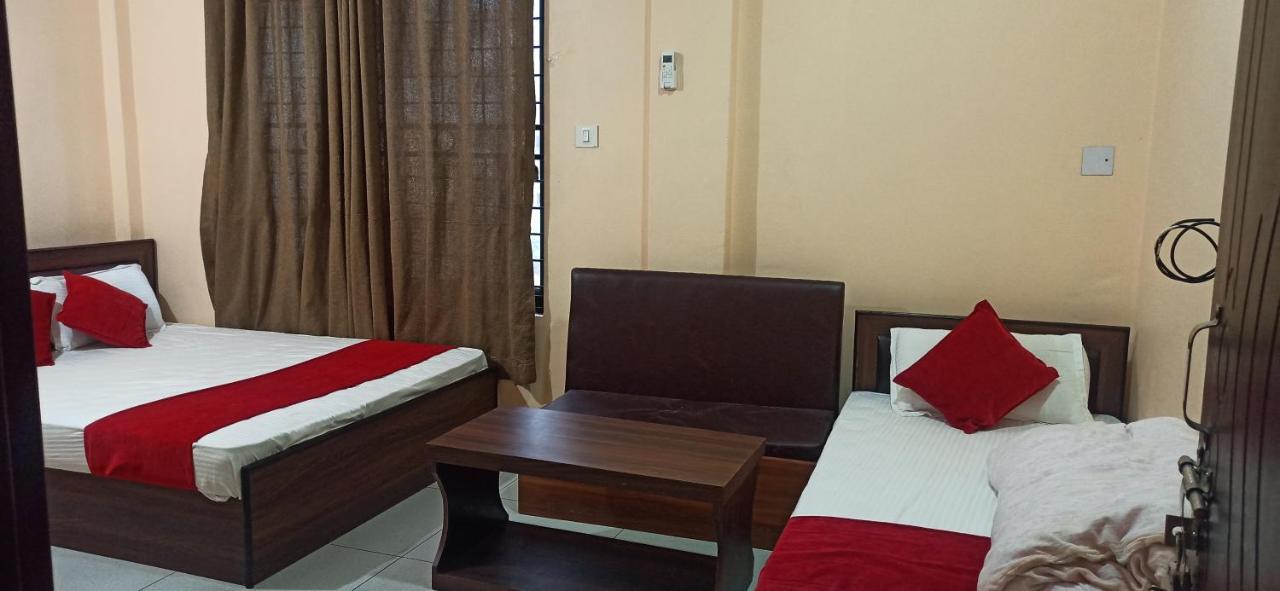 Hotel Royal Chautari, Butwāl Kültér fotó