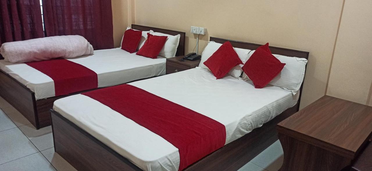 Hotel Royal Chautari, Butwāl Kültér fotó