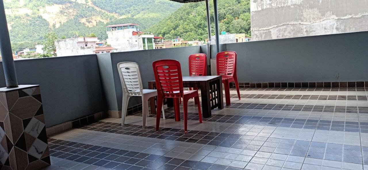 Hotel Royal Chautari, Butwāl Kültér fotó